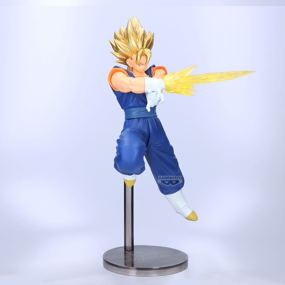 dragon ball figure, anime figure, super vegito figure, vegito figure, dokkan battle figure, 10th anniversary figure, banpresto figure, side view