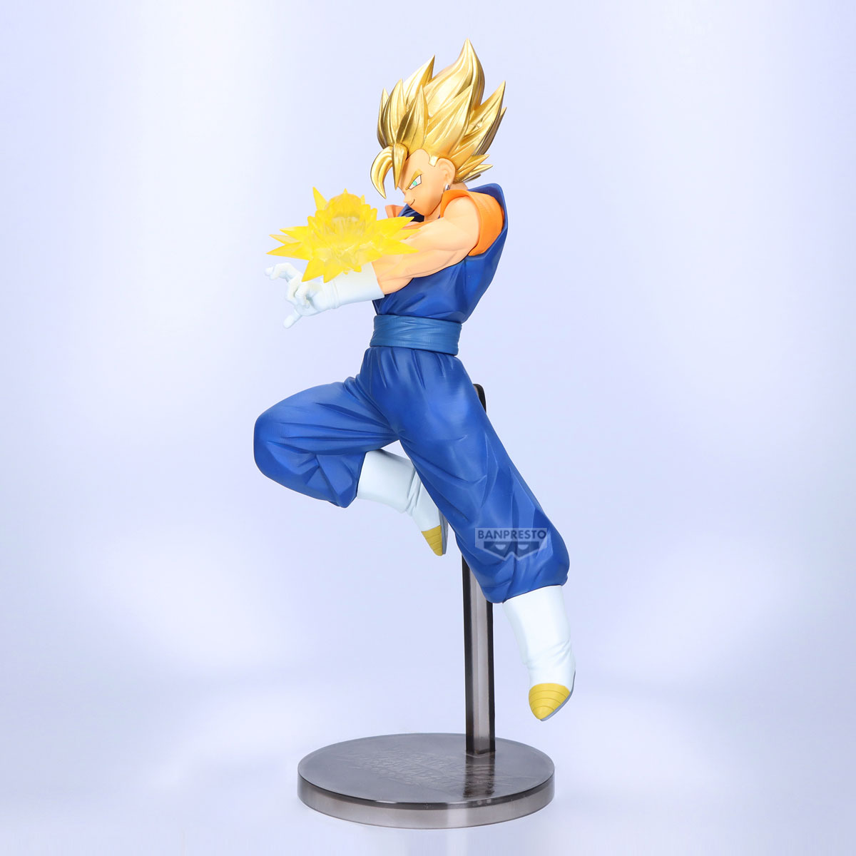 dragon ball figure, anime figure, super vegito figure, vegito figure, dokkan battle figure, 10th anniversary figure, banpresto figure, side view