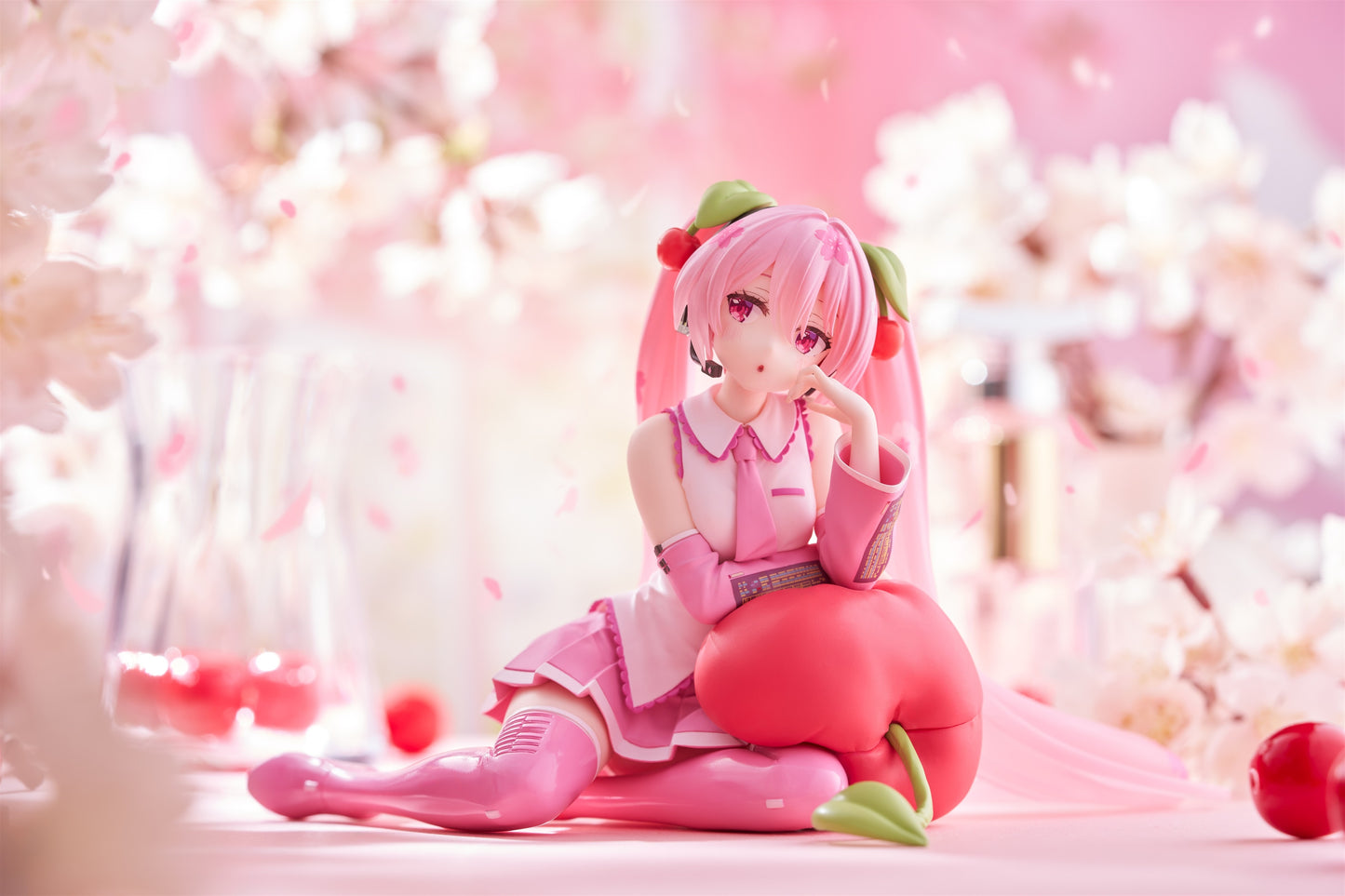 Desktop Cute - Sakura Miku (Cherry Cushion)