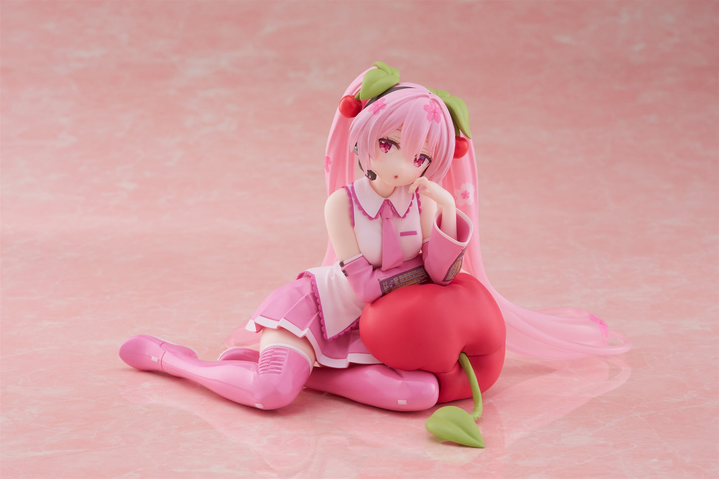 Desktop Cute - Sakura Miku (Cherry Cushion)