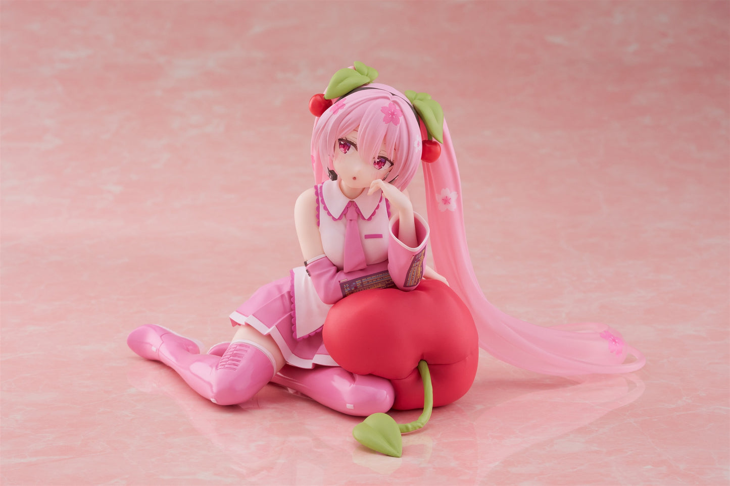 Desktop Cute - Sakura Miku (Cherry Cushion)