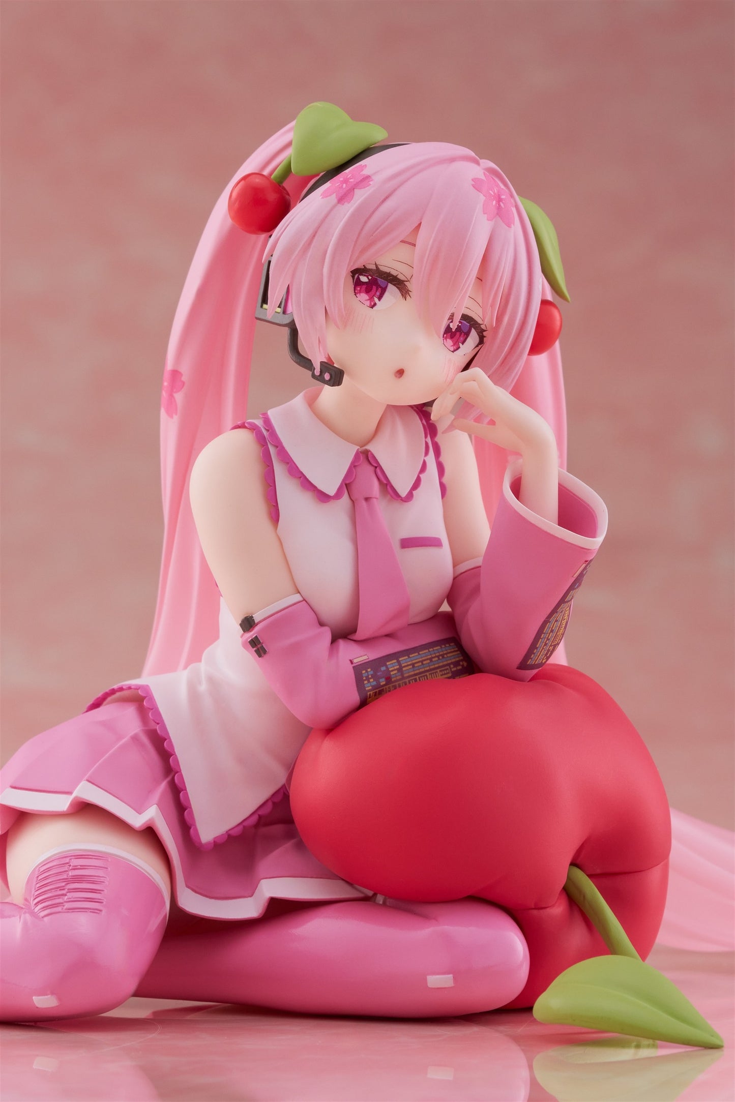 Desktop Cute - Sakura Miku (Cherry Cushion)