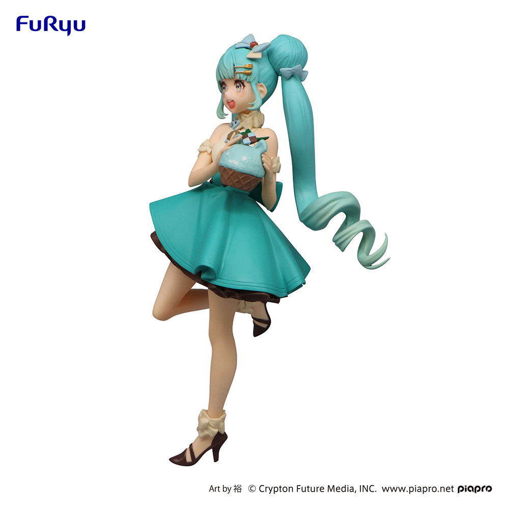 vocaloid figure, anime figure, hatsune miku figure, sweet sweets figure, furyu figure, FR95488, side view