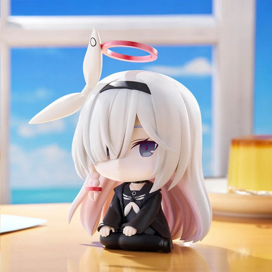 Sitting Figure - Plana